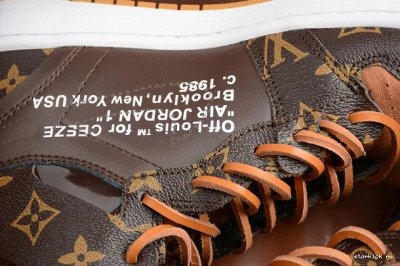 1 O-W AQ0818-158 CASE) AQ0818-158 -LouiV AIR (WITH JORDAN 0228